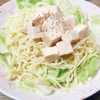 豆腐の白だし漬けとレタスのラーメンサラダ